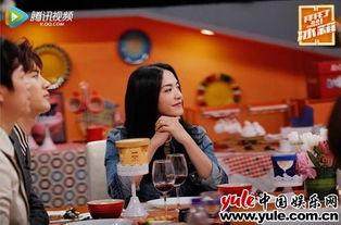 娱乐圈爆料两个女的,娱乐圈两大女神同框引热议